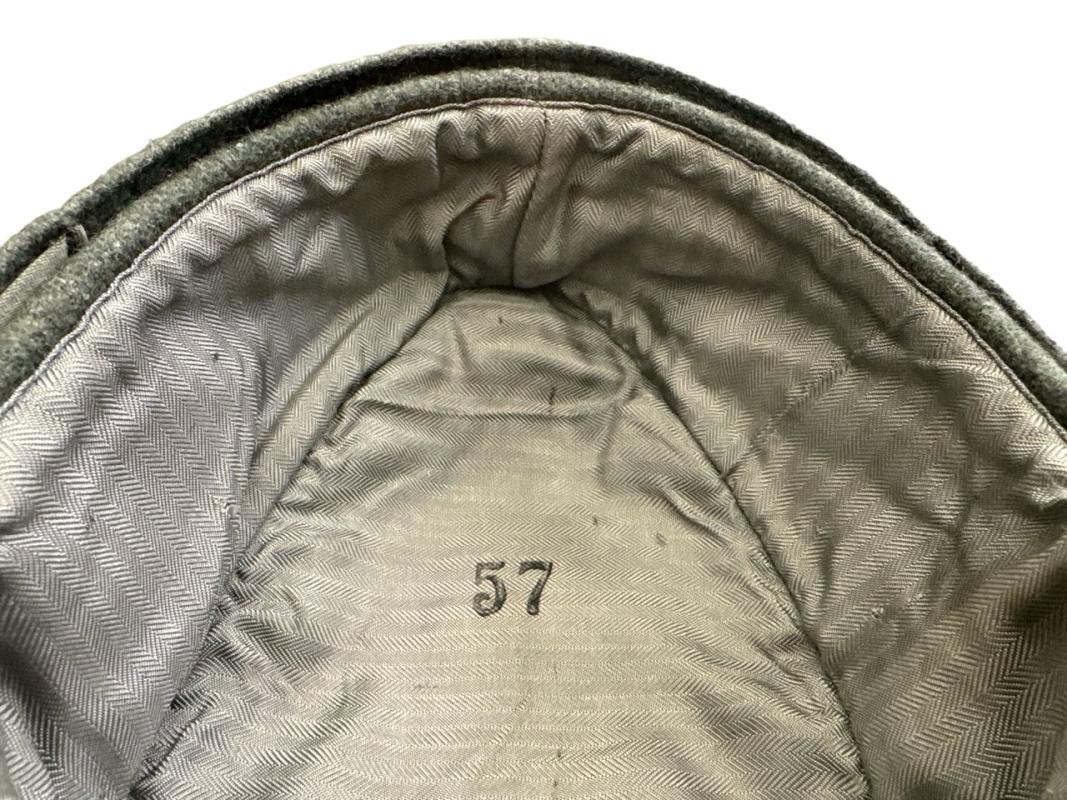 Waffen SS M43 fieldcap, Trapezoid insignia