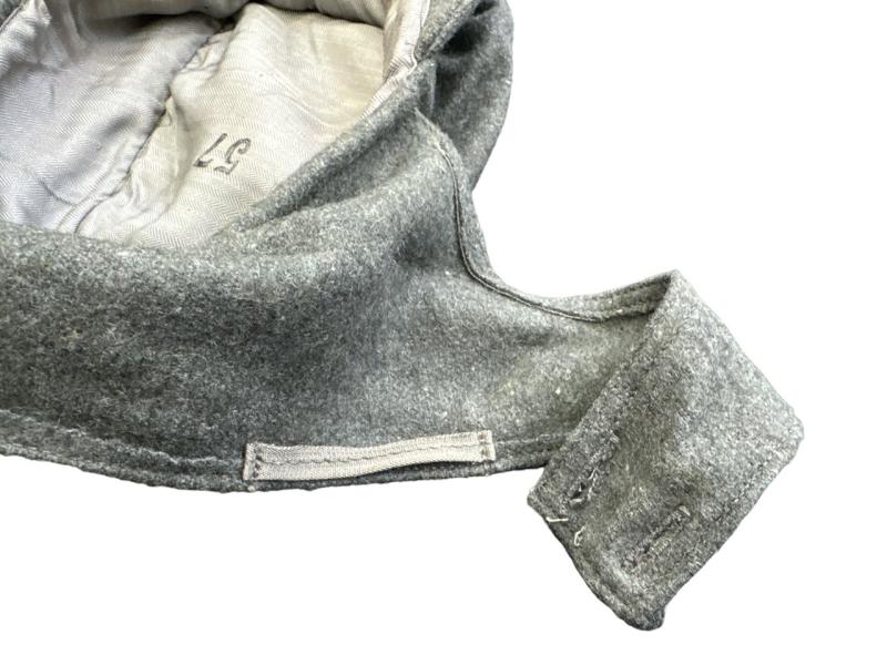 Waffen SS M43 fieldcap, Trapezoid insignia