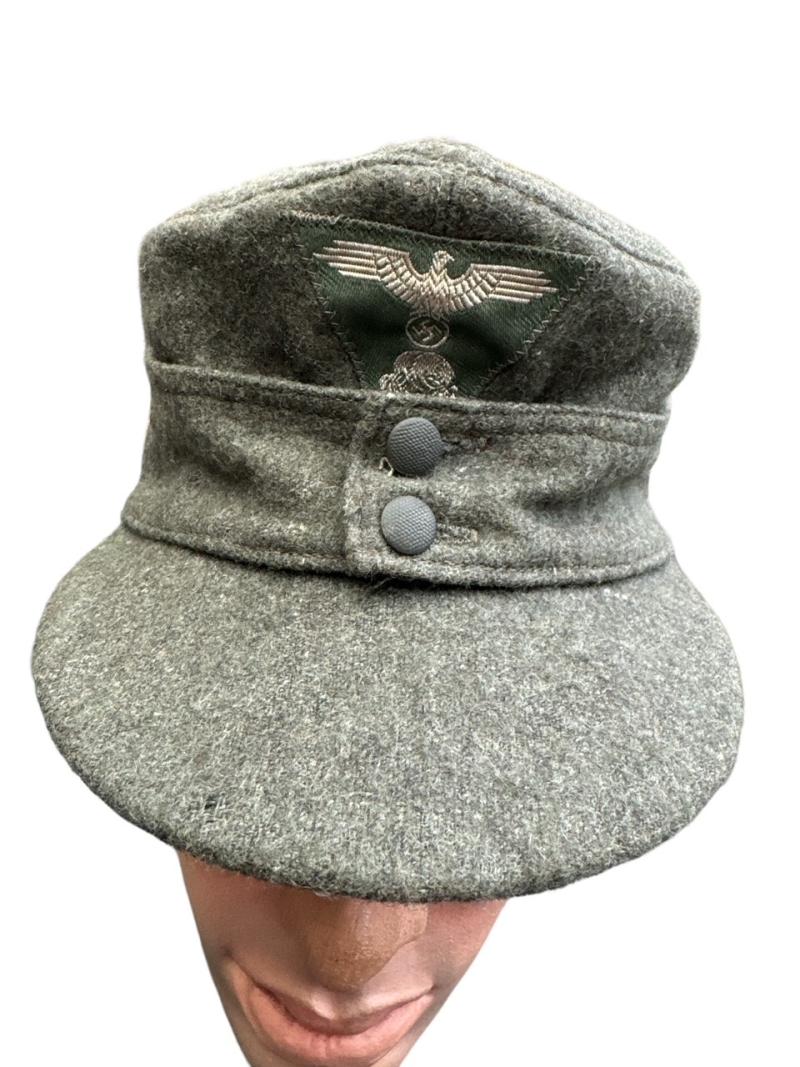 Waffen SS M43 fieldcap, Trapezoid insignia