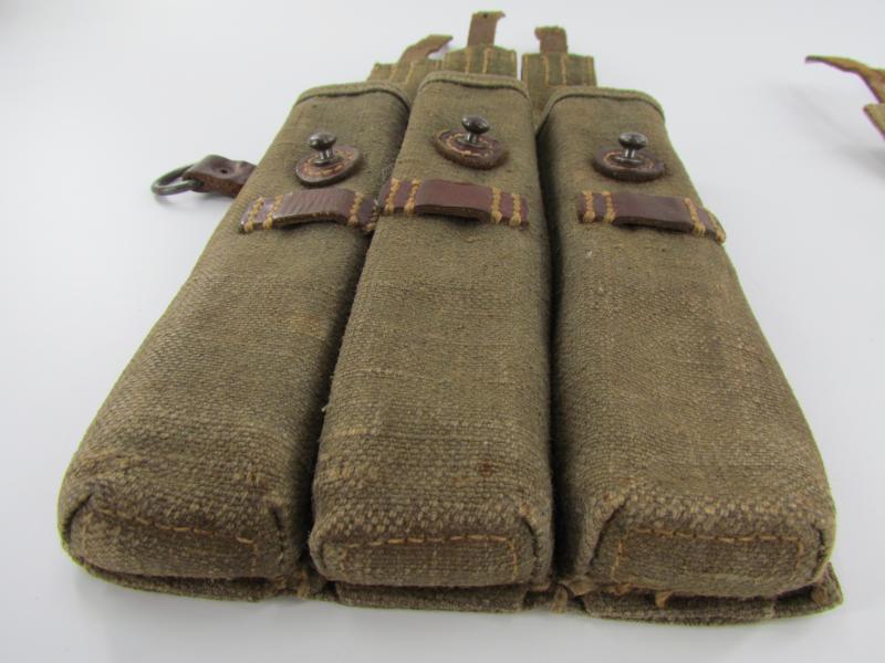 WH/SS Matching Green MP40 Pouches ....1942