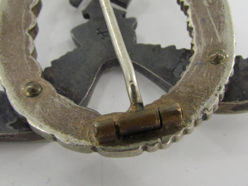 Cased Luftwaffe Pilots Badge - 'Assmann'