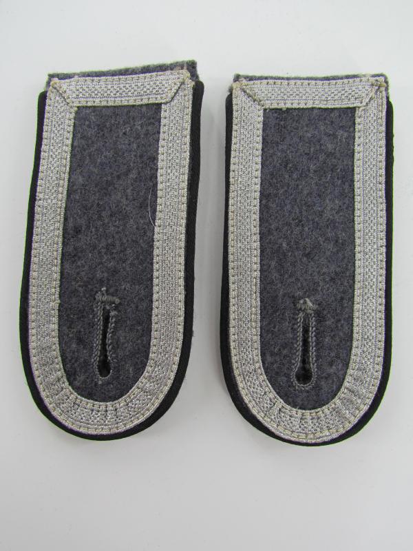 Luftwaffe ‘Pionier’ Unteroffizier shoulder boards
