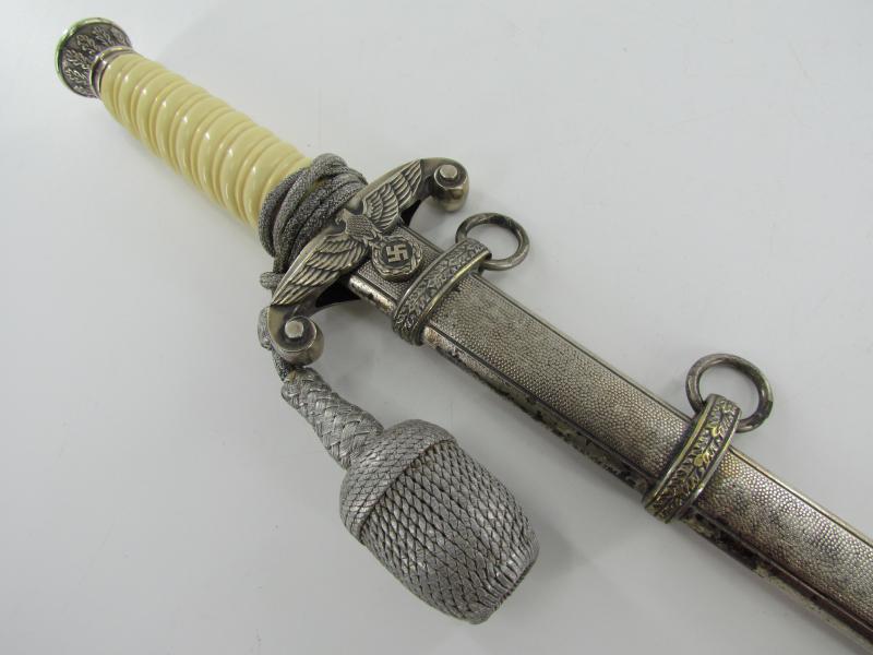 Wehrmacht Heer Army Dagger by Eickhorn-Solingen with Porte Pé