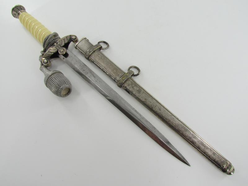 Wehrmacht Heer Army Dagger by Eickhorn-Solingen with Porte Pé