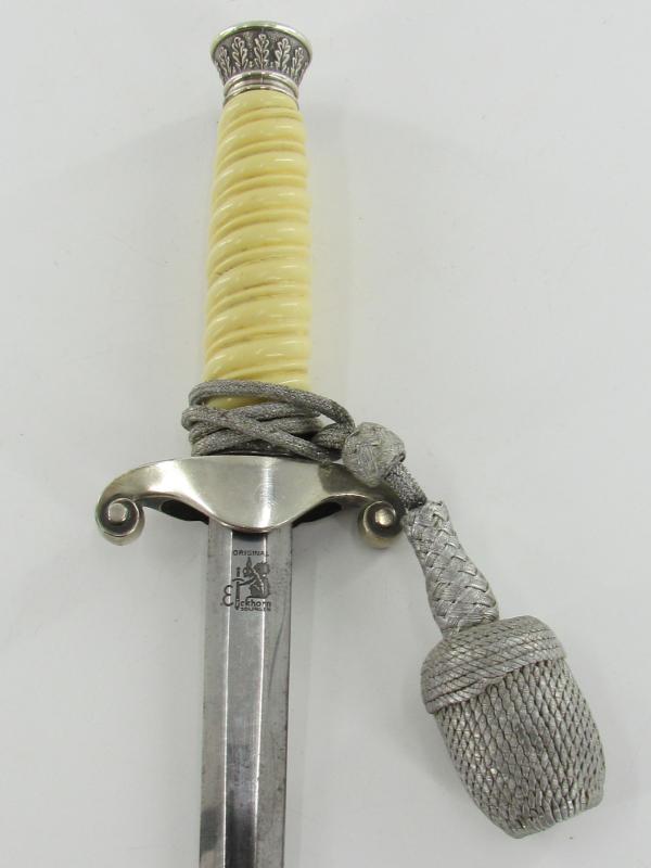 Wehrmacht Heer Army Dagger by Eickhorn-Solingen with Porte Pé