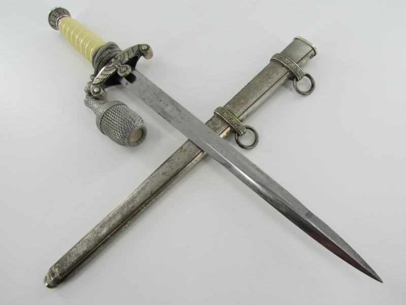 Wehrmacht Heer Army Dagger by Eickhorn-Solingen with Porte Pé