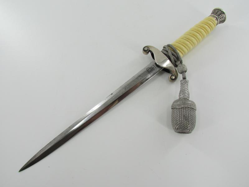 Wehrmacht Heer Army Dagger by Eickhorn-Solingen with Porte Pé
