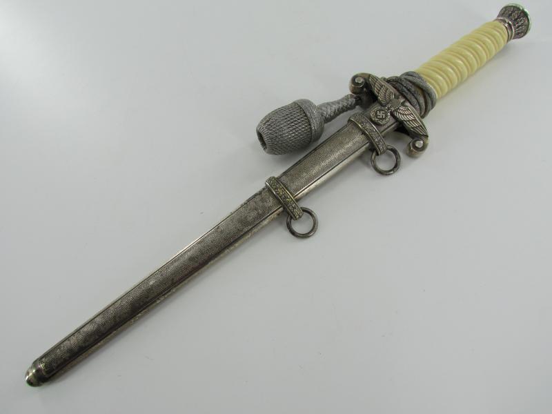 Wehrmacht Heer Army Dagger by Eickhorn-Solingen with Porte Pé