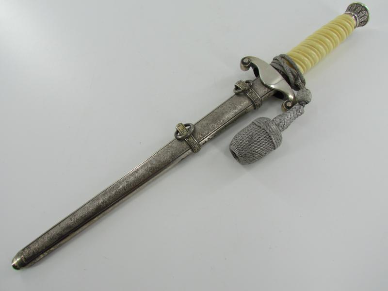 Wehrmacht Heer Army Dagger by Eickhorn-Solingen with Porte Pé