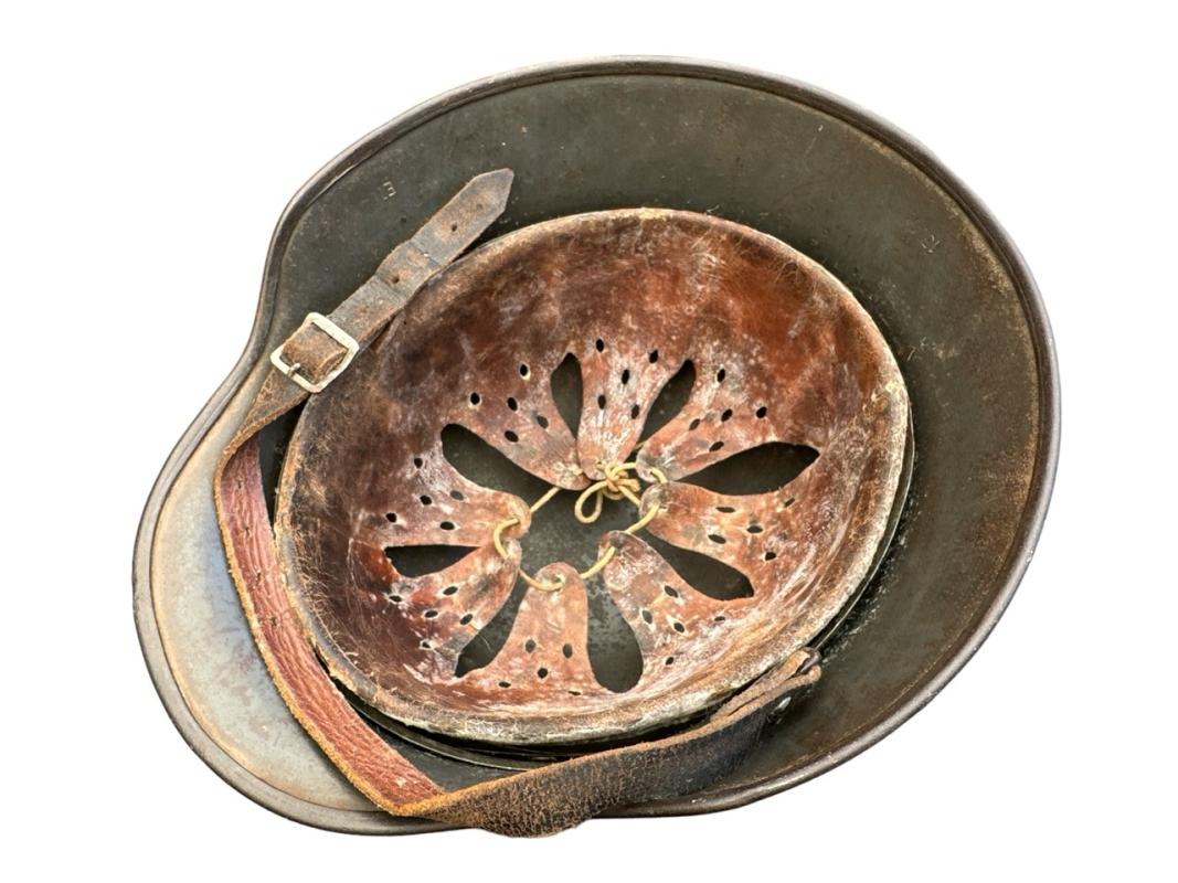 Wehrmacht Luftwaffe M40 Single Decal Helmet ET64