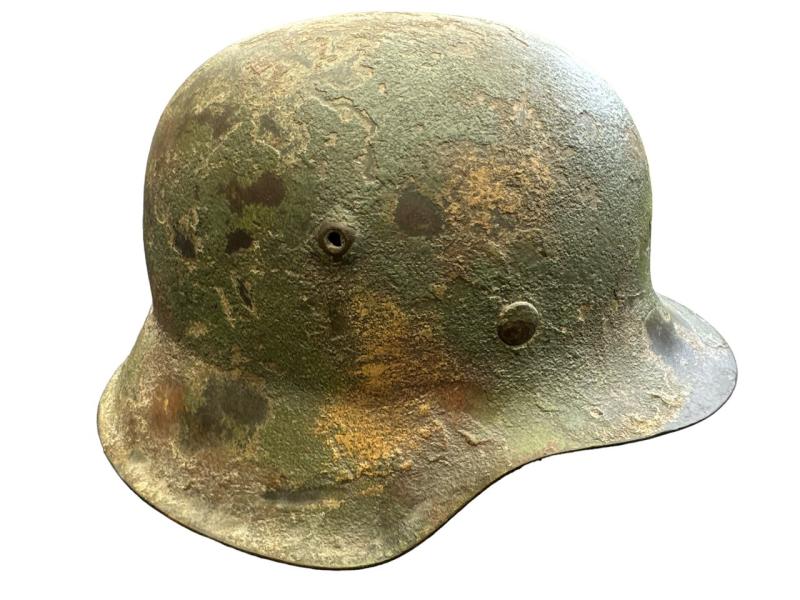 WH/SS M42 Helmet in Rough 4 Tone Camouflage Paint