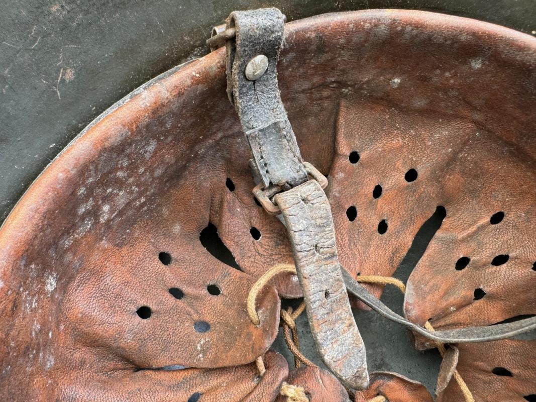 WH/SS M42 Helmet in Rough 4 Tone Camouflage Paint