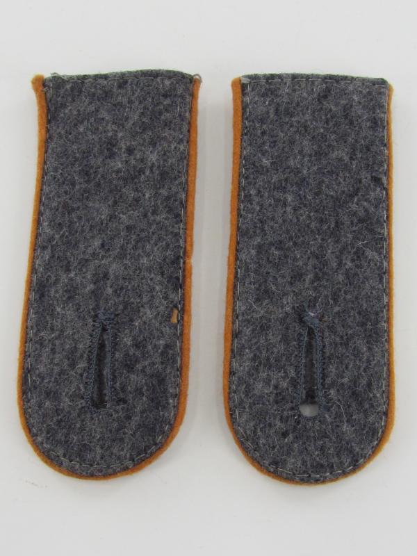 Luftwaffe Nachrichten (signals) EM Shoulder Boards.