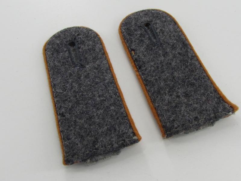 Luftwaffe Nachrichten (signals) EM Shoulder Boards.