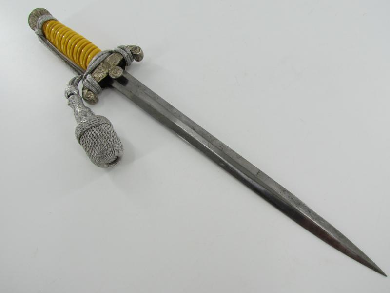 Wehrmacht Heer Army Dagger by Eickhorn-Solingen with Porte Pé