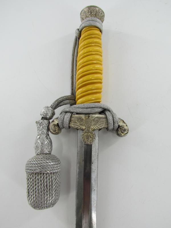 Wehrmacht Heer Army Dagger by Eickhorn-Solingen with Porte Pé