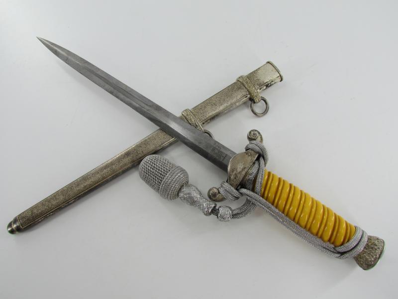 Wehrmacht Heer Army Dagger by Eickhorn-Solingen with Porte Pé