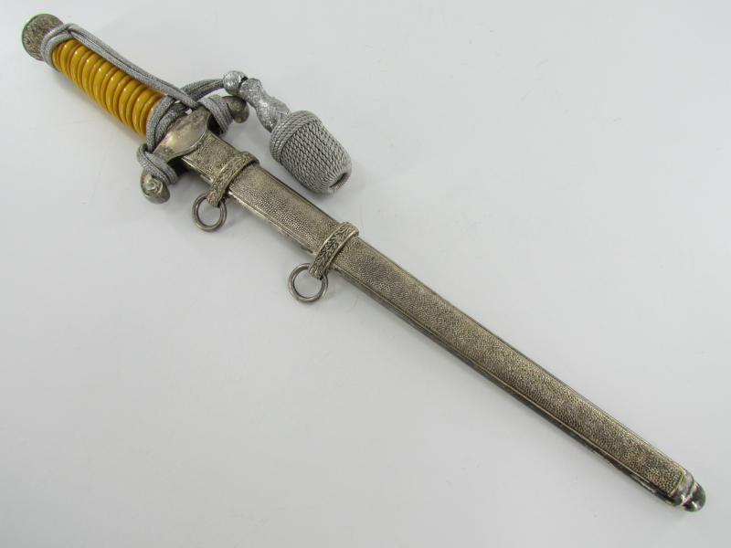 Wehrmacht Heer Army Dagger by Eickhorn-Solingen with Porte Pé