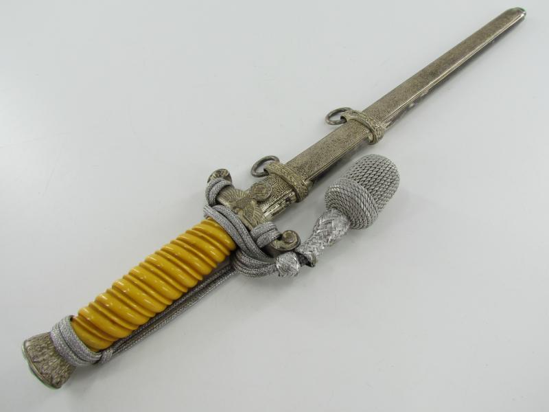 Wehrmacht Heer Army Dagger by Eickhorn-Solingen with Porte Pé