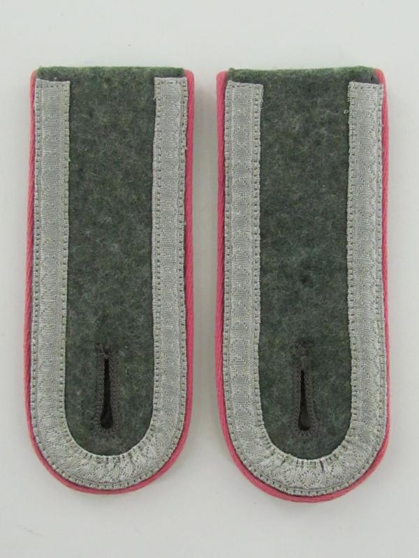 Wehrmacht (Heer) Panzerjäger shoulder boards for Unteroffizier (NCO)