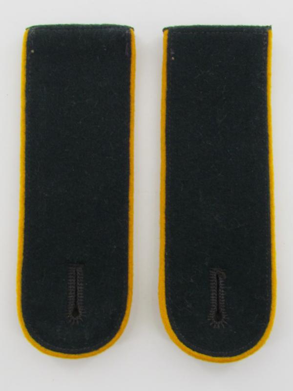 Wehrmacht (Heer) M36 cavalry EM shoulder boards