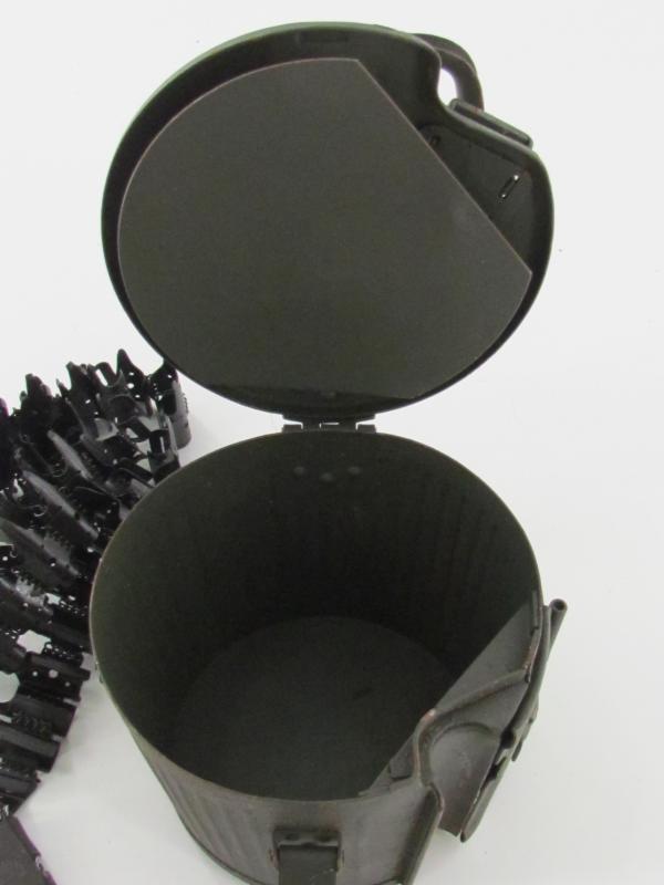 Wehrmacht MG 34/42 Drum Carrier with 2 Drums