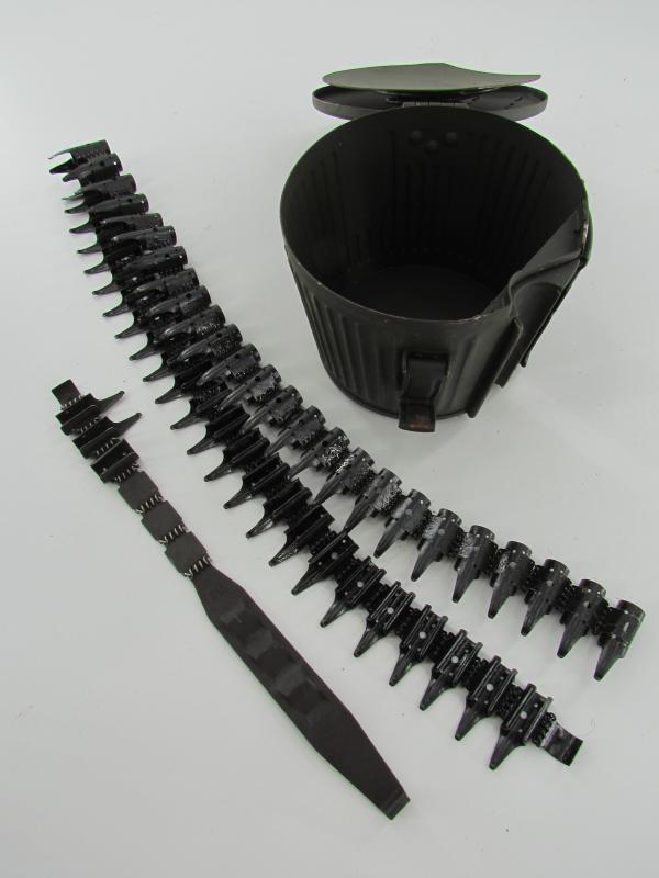 Wehrmacht MG 34/42 Drum Carrier with 2 Drums