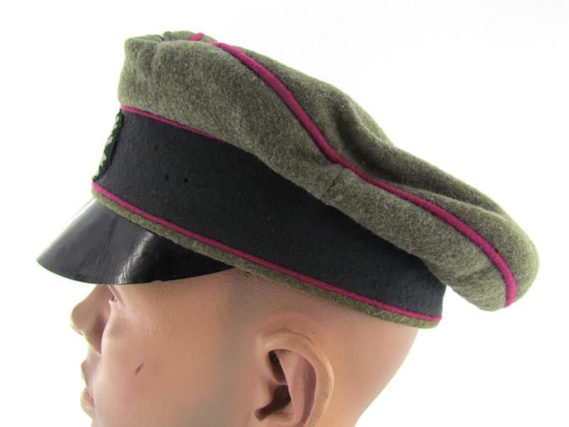 Wehrmacht (Heer) Nebelwerfer Truppen ( Smoke Troops ) Officer 'Crusher' Visor Cap