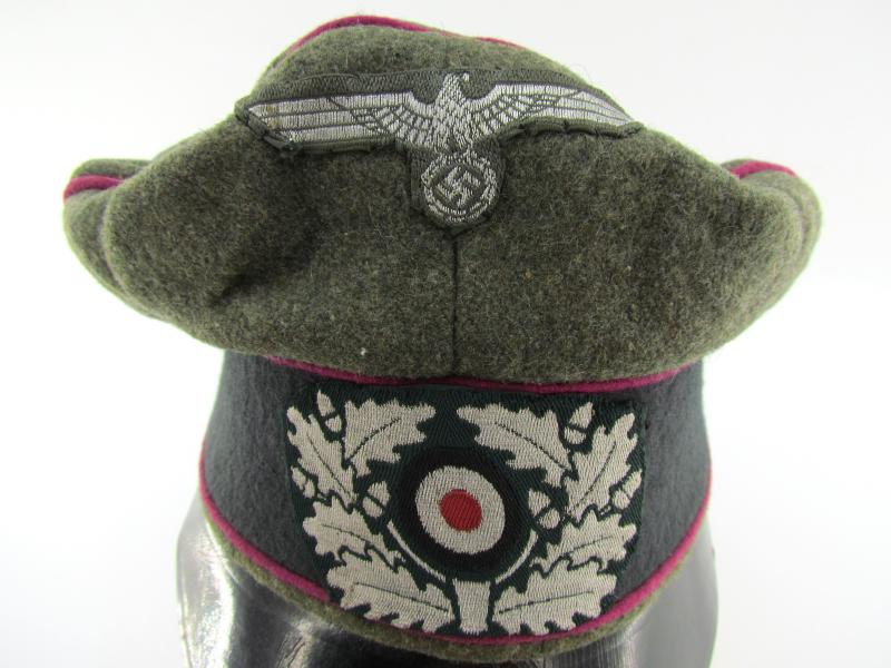 Wehrmacht (Heer) Nebelwerfer Truppen ( Smoke Troops ) Officer 'Crusher' Visor Cap