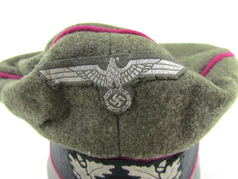 Wehrmacht (Heer) Nebelwerfer Truppen ( Smoke Troops ) Officer 'Crusher' Visor Cap
