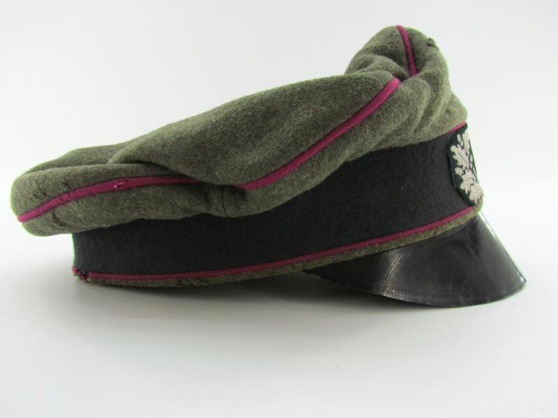 Wehrmacht (Heer) Nebelwerfer Truppen ( Smoke Troops ) Officer 'Crusher' Visor Cap