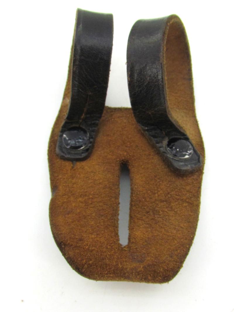 Wehrmacht binoculars Leather Straps & Anti-Movement Flap