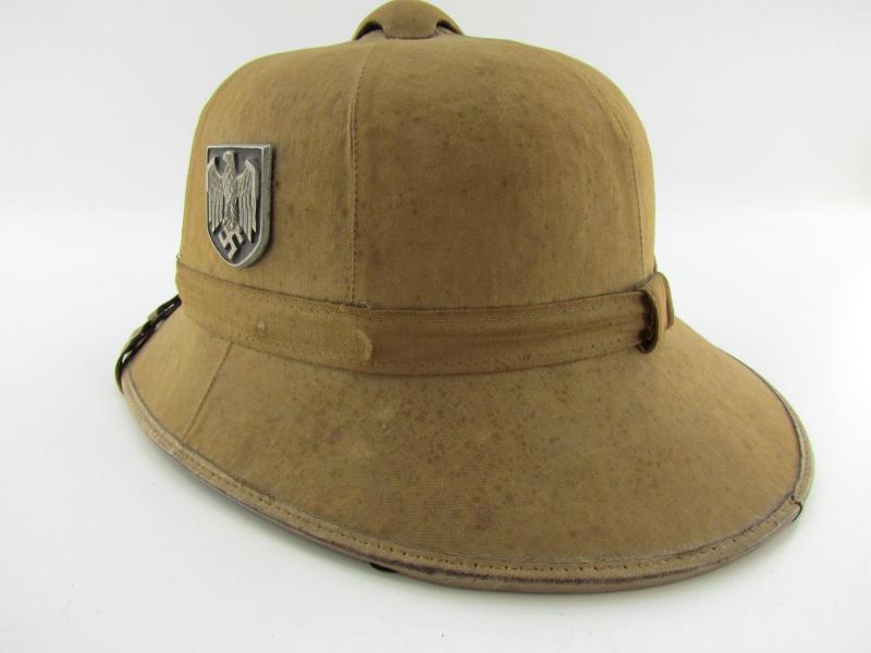 Wehrmacht Army (Heer) tropical ‘Afrikakorps’ first pattern pith helmet
