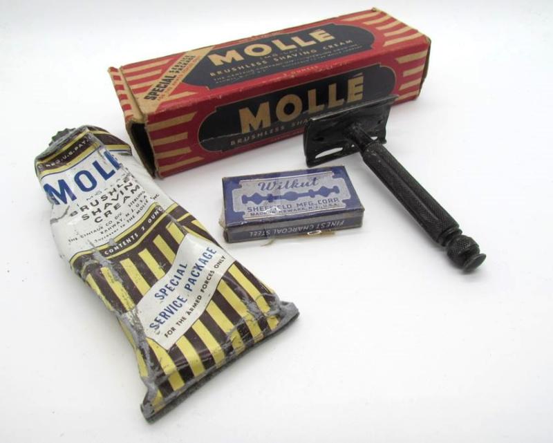 US WWII Molle Shaving Cream + Razor and Blades