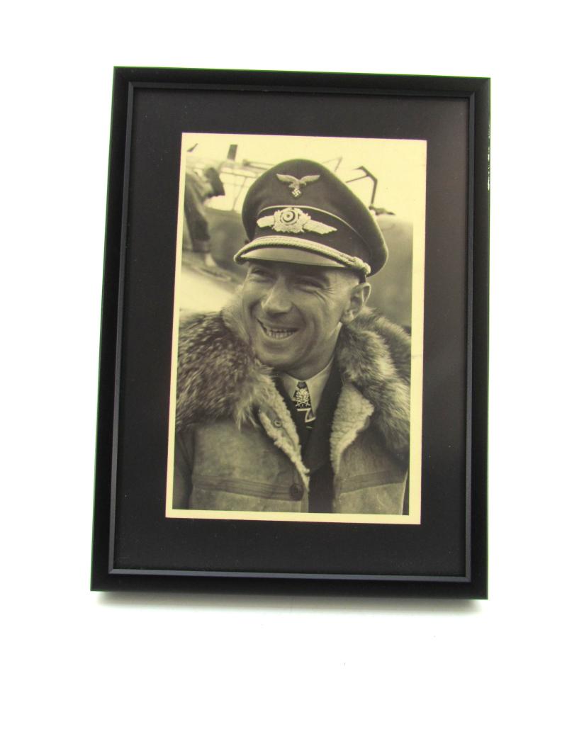 Portrait-photo ( postcard ) : Luftwaffe ace Werner Mölders