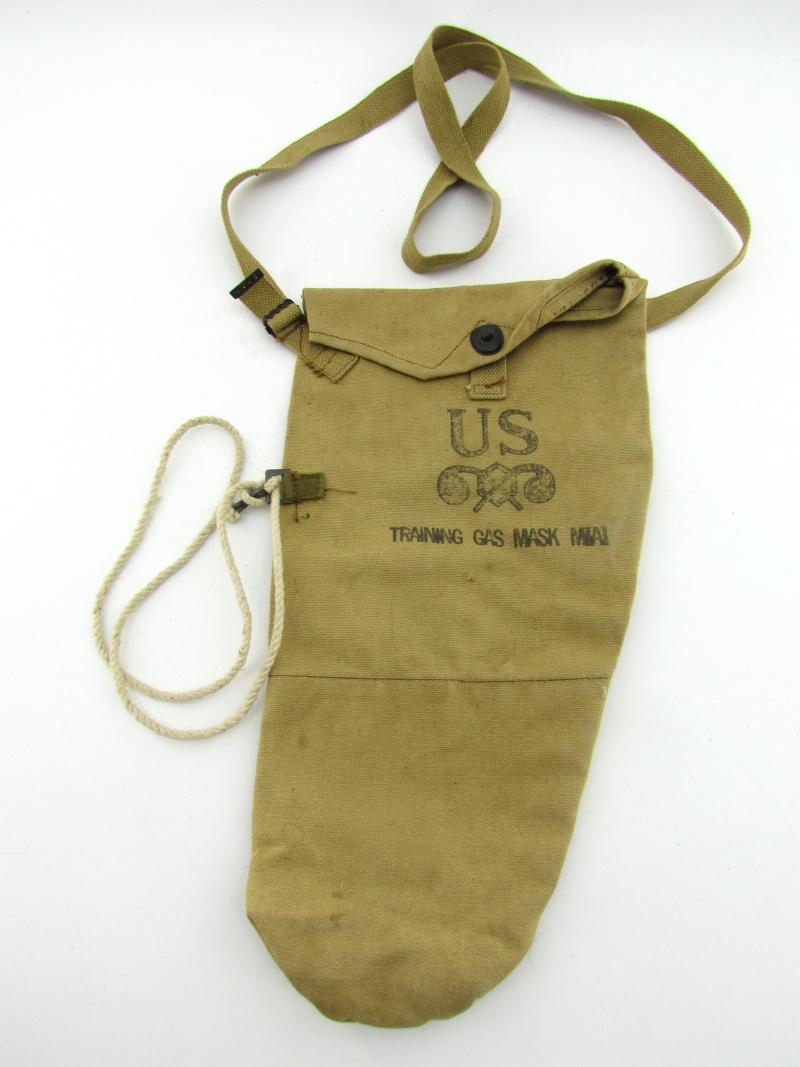 US WWII Training ( Paratroopers  ) Gasmask Pouch