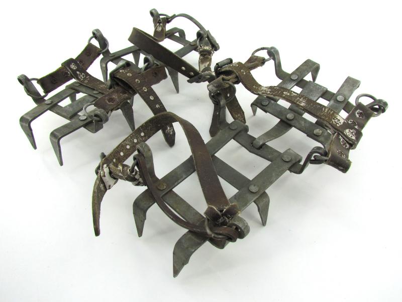 US WWII ( Mountain Troops ) Crampons