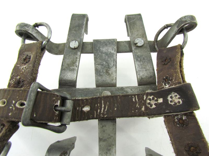 US WWII ( Mountain Troops ) Crampons