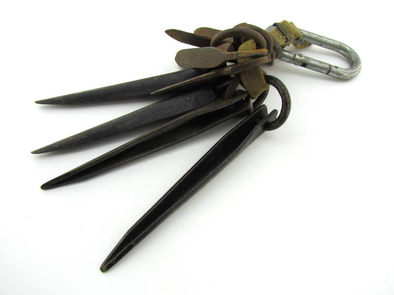 US WWII ( Mountain Troops ) Pitons