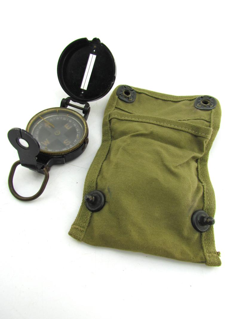 US WWII Marching Compass in Pouch
