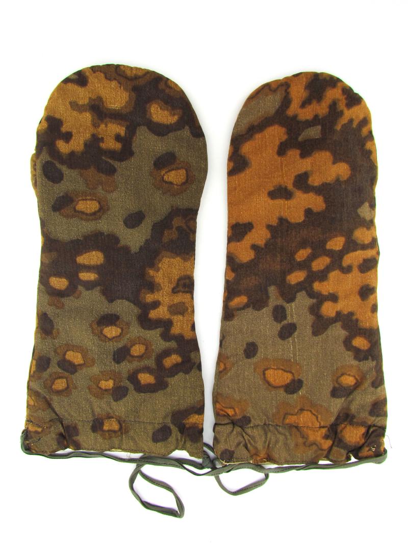 Waffen SS Oak Leaf Camouflage Reversible Winter Parka Mittens