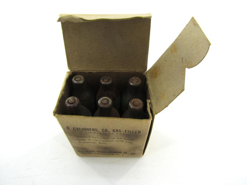 US WWII Box with CO2 Cylinders