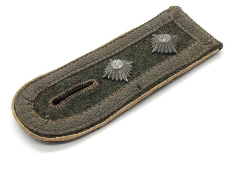 Single WH (Heer) 'Infanterie' Oberfeldwebel Shoulder-Strap