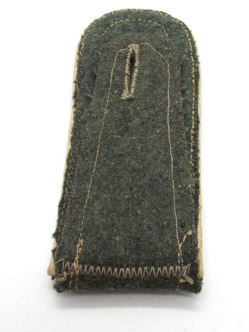 Single WH (Heer) 'Infanterie' Oberfeldwebel Shoulder-Strap