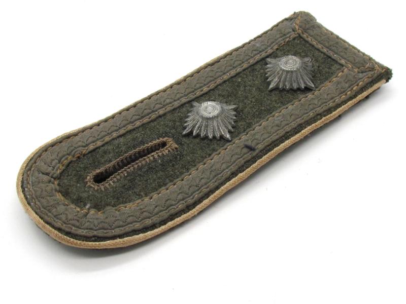 Single WH (Heer) 'Infanterie' Oberfeldwebel Shoulder-Strap