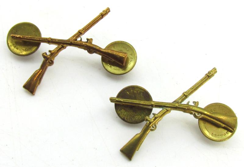 2x US WWII Infantry Officer's Lapel Insignia