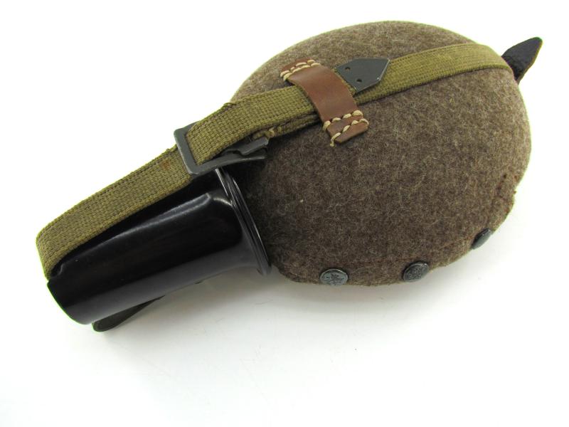 Wehrmacht M31 Canteen with Webbing strap by MN 1942