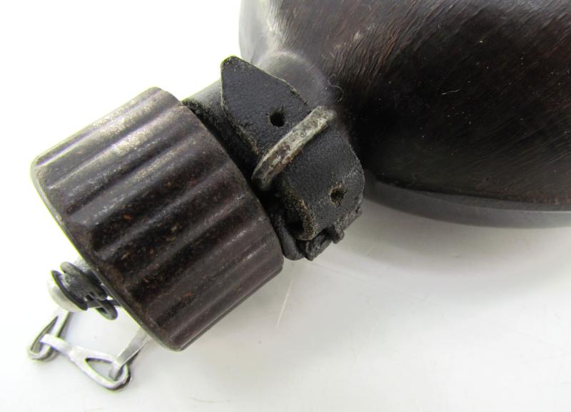 WW2 German “Coconut” Canteen – HRE 42