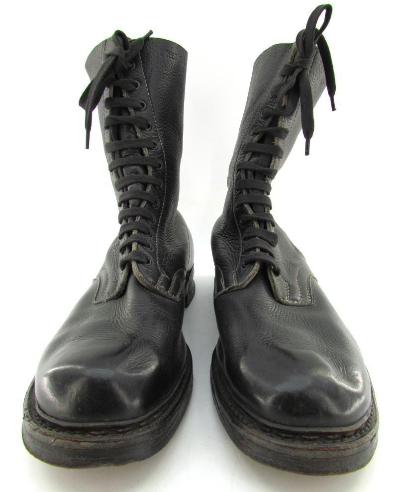 2nd Model Fallschirmjäger Jumpboots in Black Leather