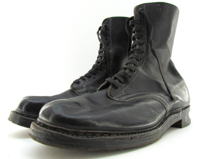 2nd Model Fallschirmjäger Jumpboots in Black Leather